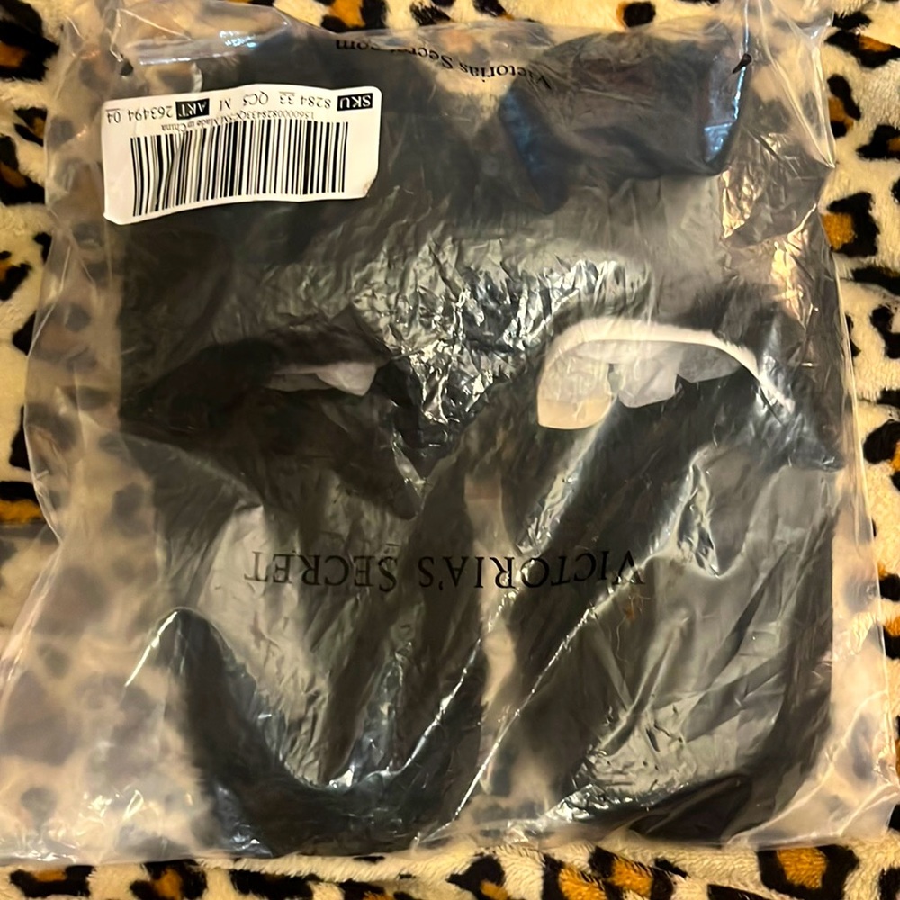 VS open toe slides black